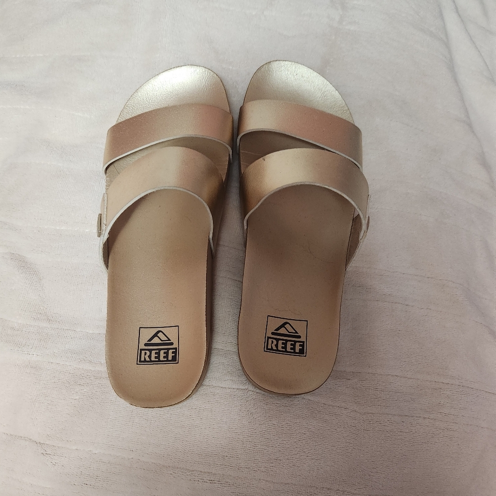 Reef gold sandals, 8
